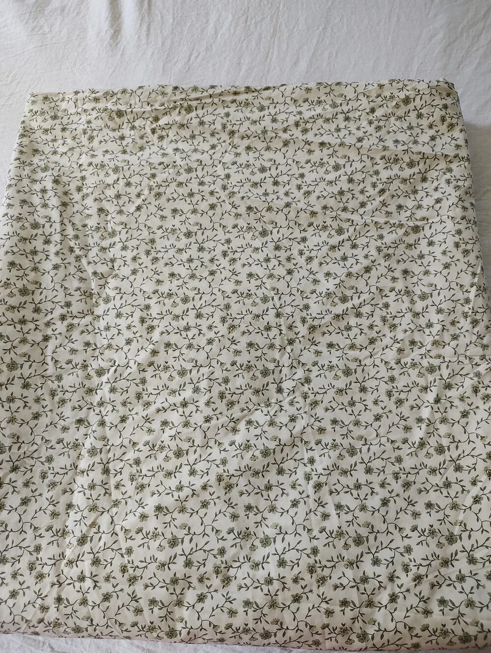Quince Organic Cotton Duvet Cover in White Green Olive Percale King Cali